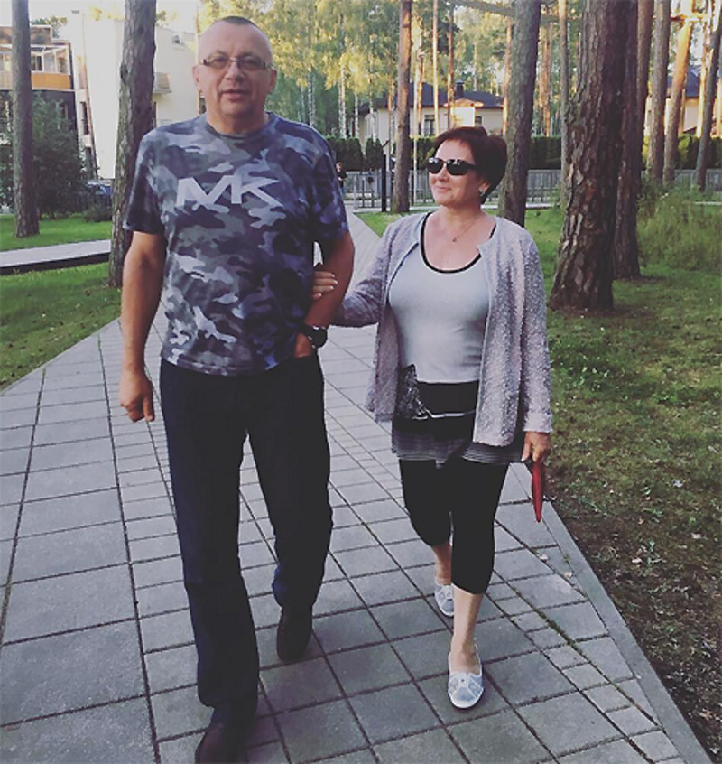 Родители Юли всячески ей помогают