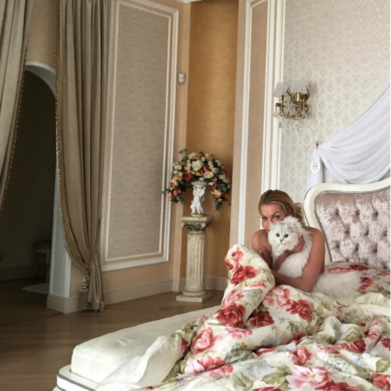 Анастасия Волочкова и кот Гуччи
