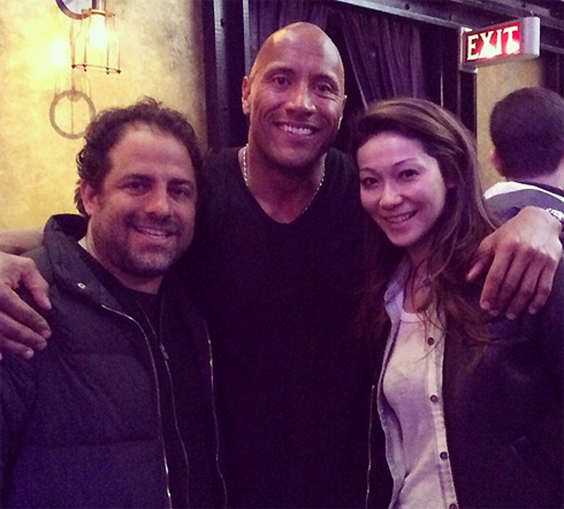 «My man and @therock. Голливудский Геракл Дуэйн Джонсон в жизни обаяшка!» - подписала Марина фотографию с бойфрендом Бреттом у себя на страничке, назвав его «My man» (мой мужчина).
