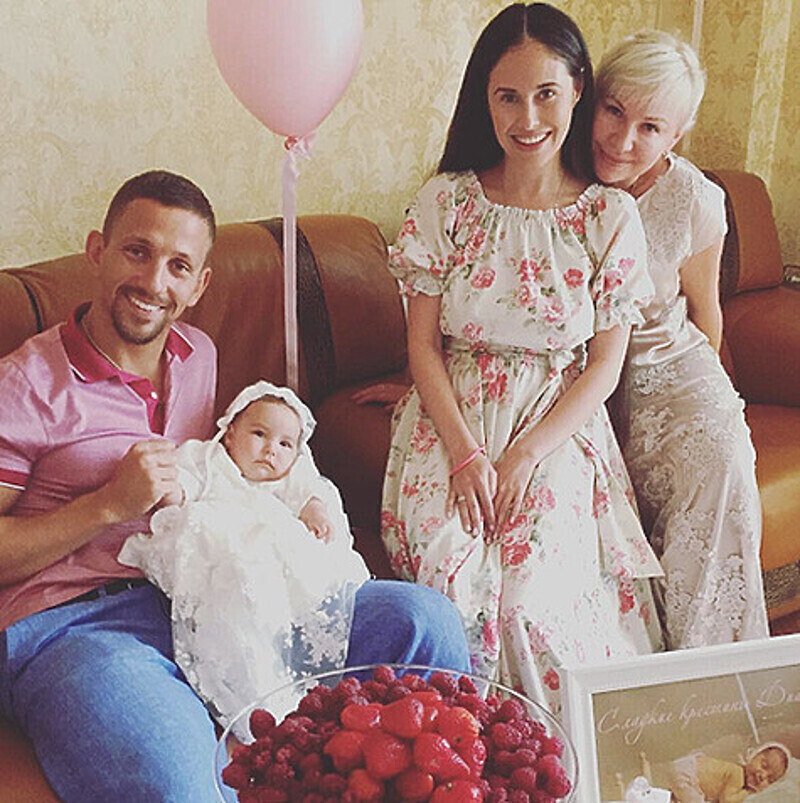 ilana7788: «Наша крестная мама...Света Гусева люблю тебя!!!спасибо за всё‼». Фото: Instagram.com/ilana7788.