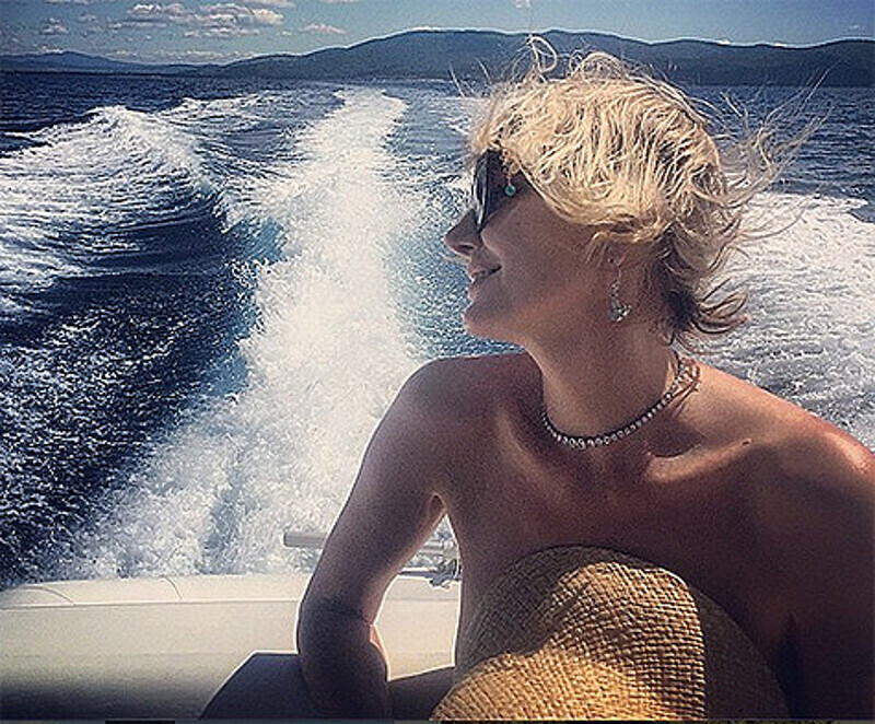 Рената Литвинова на отдыхе в Юрмале. Фото: Instagram.com/renatalitvinovaofficiall.