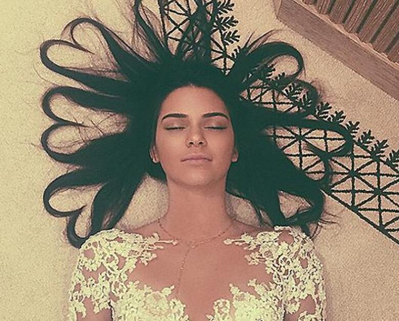 Снимок Кендалл Дженнер, собравший рекордное количество лайков. Фото: Instagram.com/kendalljenner.