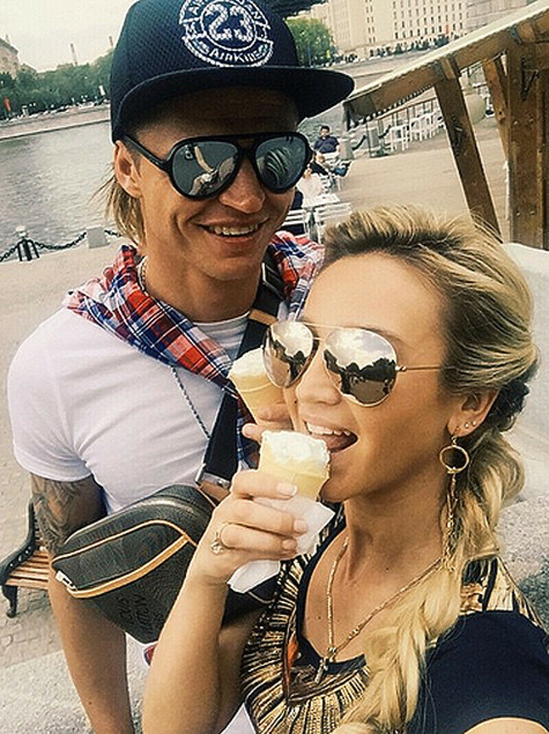 Ольга Бузова и Дмитрий Тарасов не скрывают своей любви. Фото: Instagram.com/buzova86.