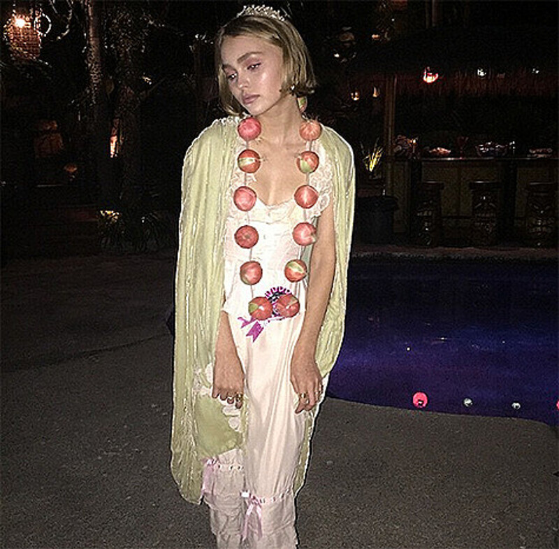 «Мое кислое 16-летие», – подписала этот снимок мисс Депп. Фото: Instagram.com/lilyrose_depp.