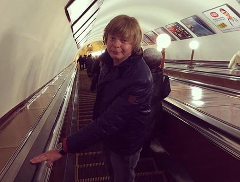 Андрей Григорьев-Аполлонов в метро. Фото: Instagram.com.