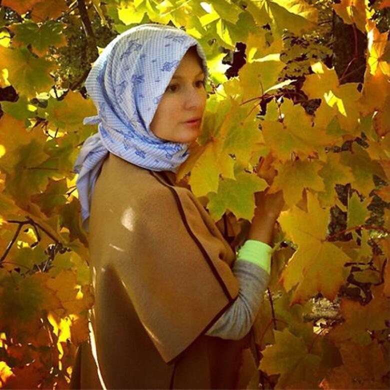 Мария Кожевникова на прогулке с сыном. Фото: Instagram.com/mkozhevnikova.