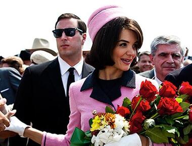 Кэти Холмс в роли Джеки Кеннеди. Фото: www.reelz.com/aftercamelot.
