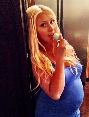 Беременная Кристина Агилера. Фото: Twitter.com/@xtina.