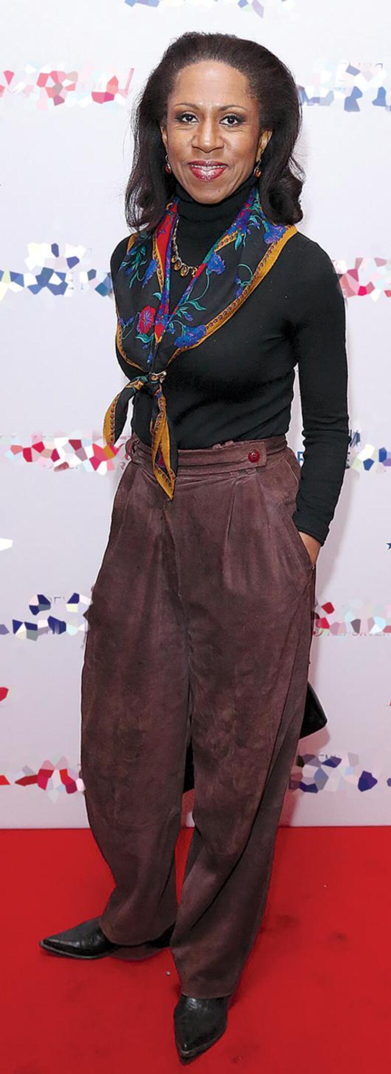 Елена Ханга.