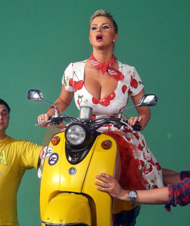 Анна Семенович на съемках нового клипа.