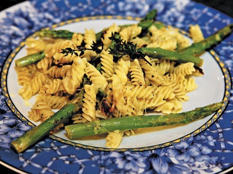 Макароны со спаржей