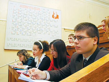УМРОТ ли студенчество с голода?