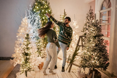 Эффект Бриджет Джонс: как носить Ugly Sweater и выглядеть стильно