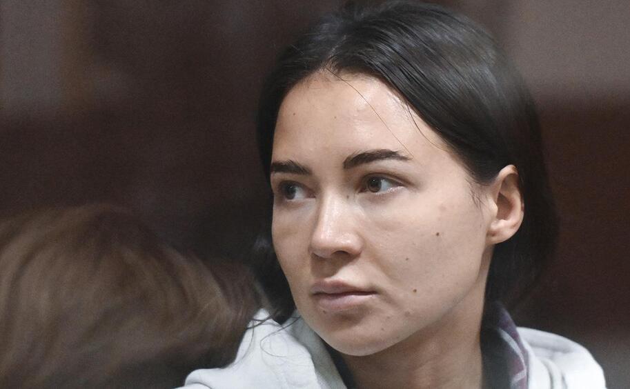 Беременная Лерчек с обнаженным животом снялась в трогательном видео