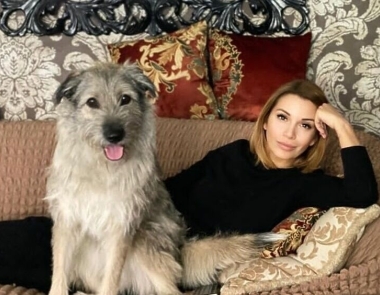 Экс-солистка группы “Блестящие”