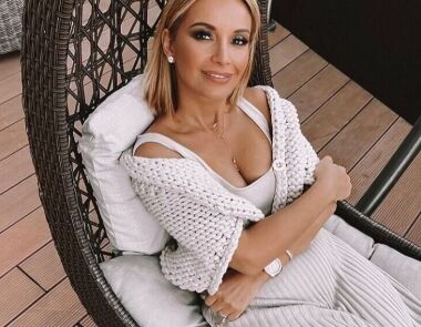47-летняя Ольга Орлова с двухлетней дочерью и мужем отдыхает на океана