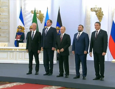 Сегодня в Георгиевском зале Большого Кремлевского дворца прошла церемония,подписания договоров о вхождении новых территорий в состав России
