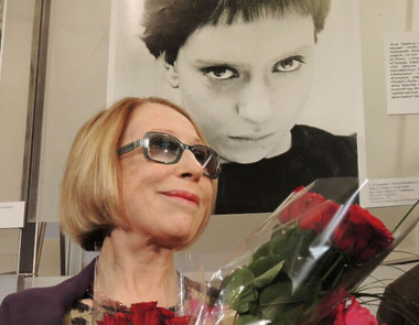 Народная артистка СССР Инна Чурикова отмечает 79-летие в домашней обстановке
