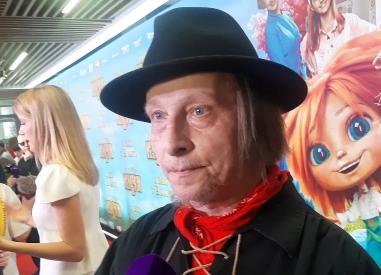 Кадры недели: Охлобыстин рассказал о болезни, Гагарина показала дочь от фотографа