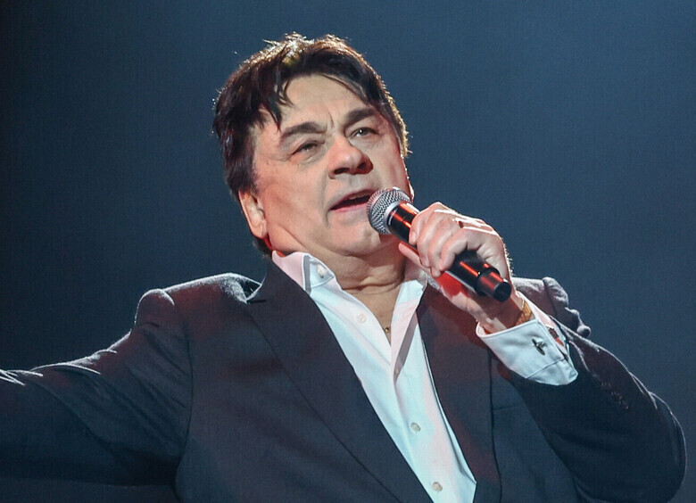 Александр Серов