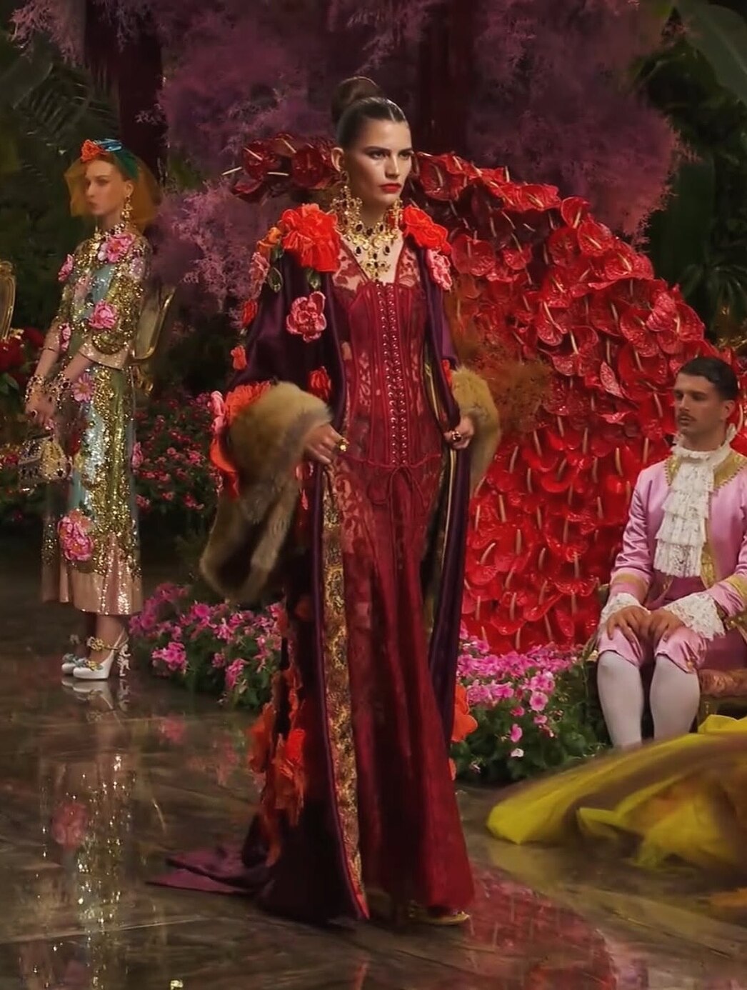 Показ Dolce & Gabbana Alta Moda