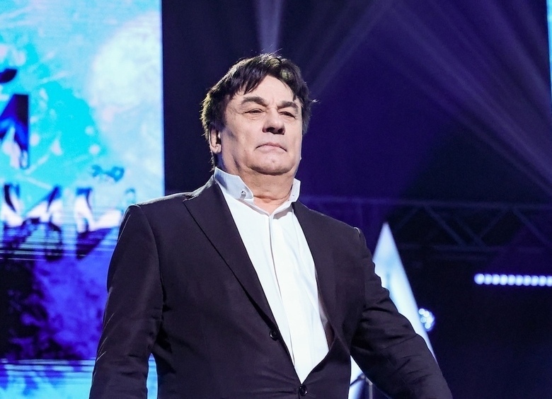 Александр Серов