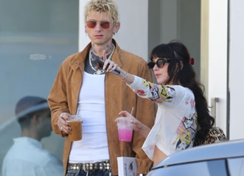 Дакота Джонсон и Machine Gun Kelly провели свидание