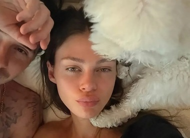 Никола Пельтц поздравила Бруклина Бекхэма с годовщиной отношений