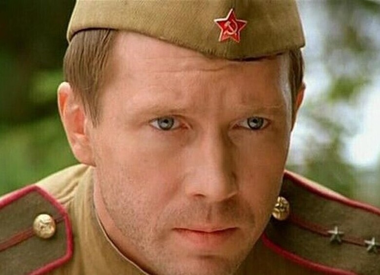 Евгений Миронов рассказал, почему все еще живет с мамой